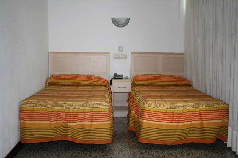 Hotel Cogullada ซาราโกซา ภายนอก รูปภาพ